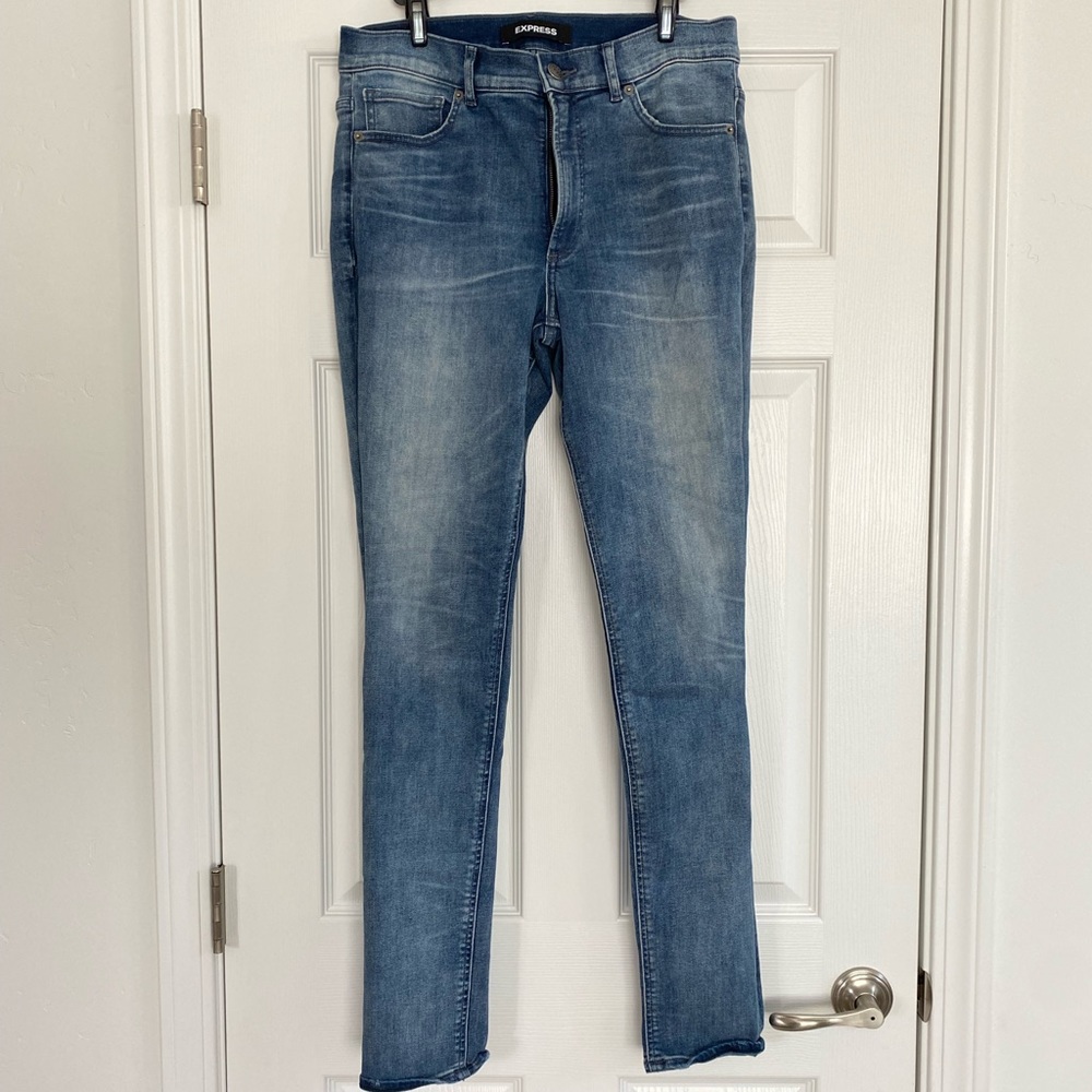 Express Jeans High Rise Legging. Size: 12 Long Color: Denim